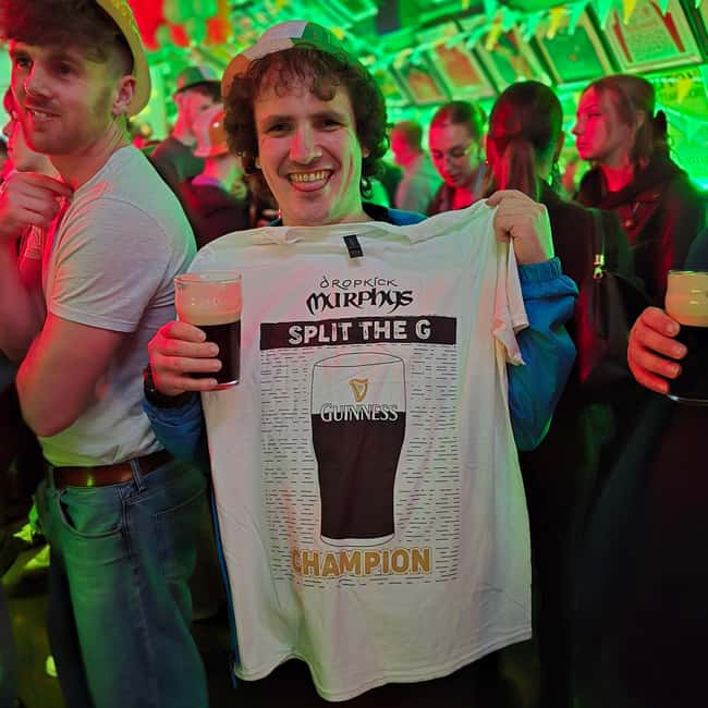 Edinburgh: Ultimate Pub Crawl Party with 7 Bars & 1 Club - Who will enjoy this Edinburgh night out?