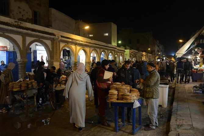 Essaouira Guided Tour: 3 on 1 - Nightlife tour, Live like a local & Street food - The fish market and the local meal