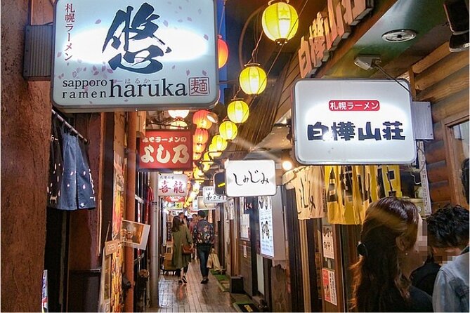 Exploring Hokkaido Nightlife Susukino Evening Walking Tour - Daruma and the taste of Hokkaido lamb