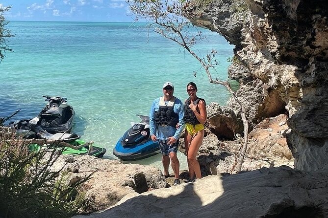 FAMOUS SHIPWRECK, Tiki Bar & Iguana Island Private Jet Ski Tour - Half Moon Bay and the iguanas
