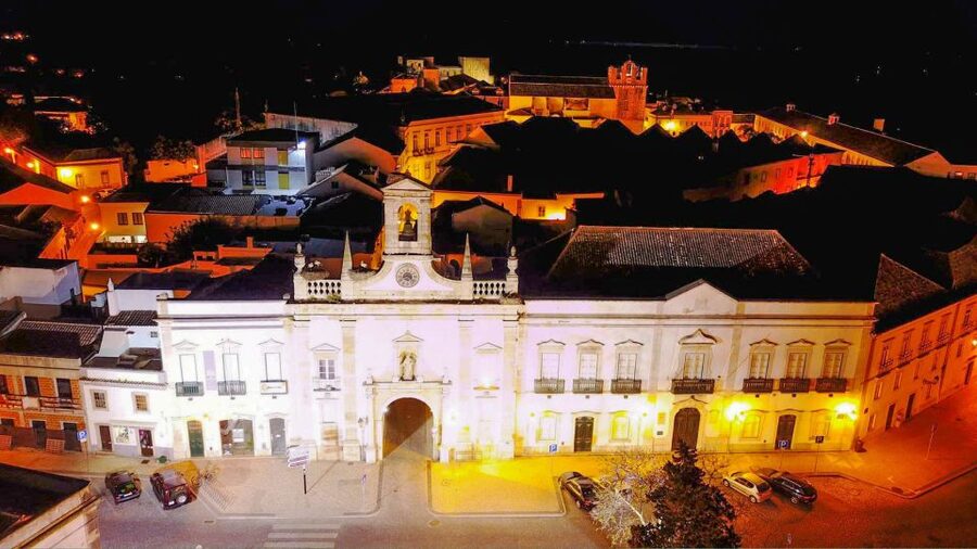 Faro: Night Segway Tour with Cocktails - Faro’s streets, monuments, legends, and local stories