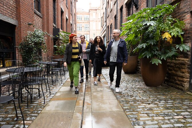 Four hour walking wine tasting tour of Manchester's best bars - Timing, meeting points, and changing routes