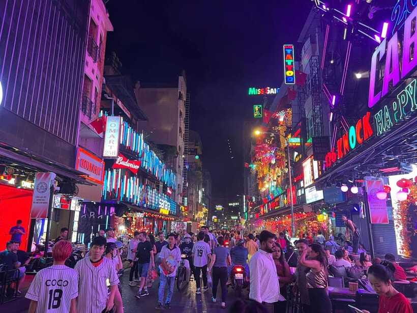 Free E-sim Saigon Nightlife Hopping Tour - Should you book the Free E-SIM Saigon Nightlife Hopping Tour?