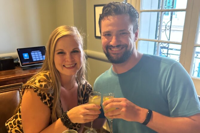 French Quarter Small-Group Cocktail and Foodie Crawl - Beignets, Desserts, and the Final Stop