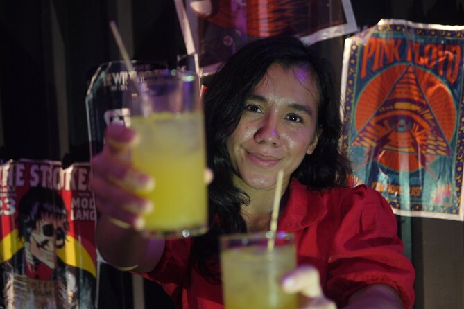 Friday Night Bar Crawl in Guadalajara, Mexico - Reggaetón and techno at Rakata Chapultepec