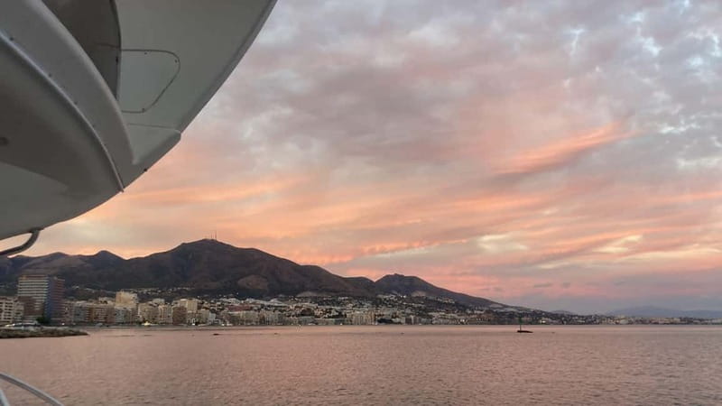 Fuengirola: Sunset Boat Tour - Cocktail Dinner & Champagne - Meeting at WOW Nautic in Fuengirola