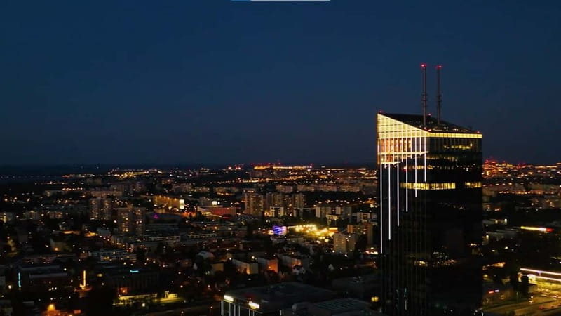 Gdańsk: Olivia Star Sky-High Views, Dinner, and Cocktails - Key Points Before You Book