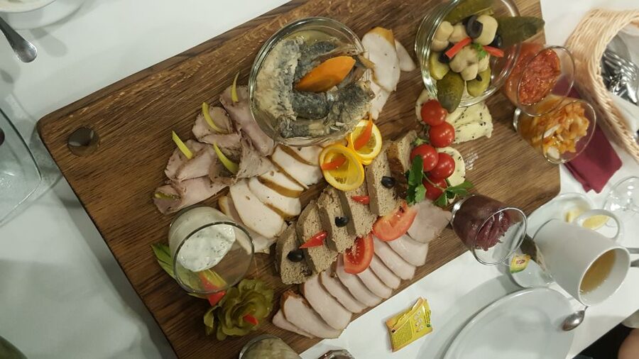 Gdansk Private Polish Beer Tasting Tour at Best Pubs & Bars - What happens at the pubs and restaurant