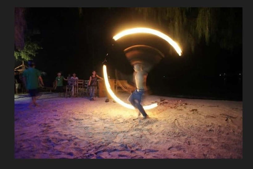 Gili Trawangan: Experience The Gili Fireshow with Cocktail - The cocktail and dinner option