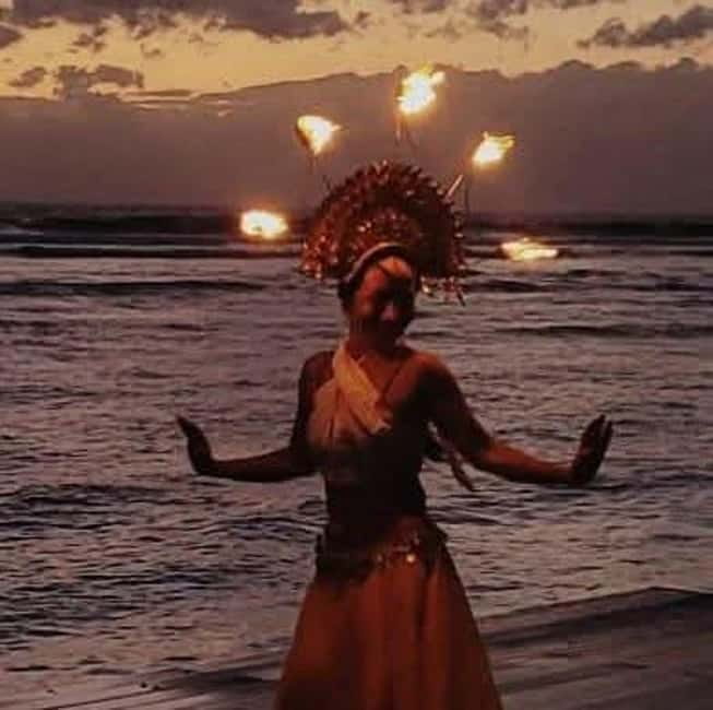 Gili Trawangan: Experience The Gili Fireshow with Cocktail - The hands-on lesson after the performance