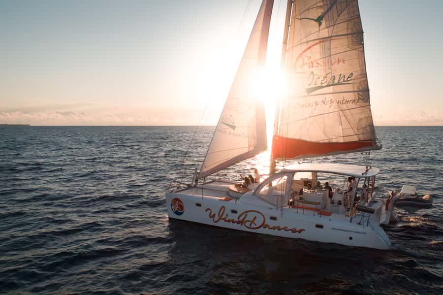 Grand Baie: Cocktail & Sunset Catamaran Cruise - Why this Grand Baie sunset cruise works