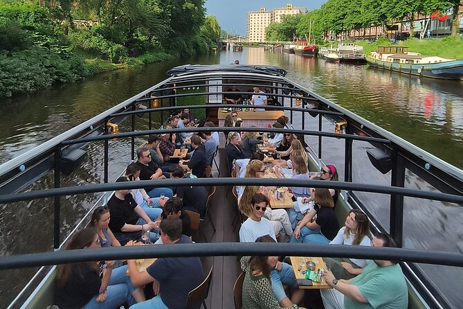 Groningen: Terrace Boat Experience with a Cozy Bar: 1.5 Hours - The Peerd van Ome Loeks and local character