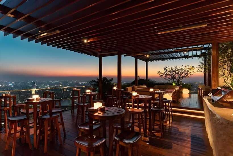 GuangZhou: 70 Floor RoofTop openair Bar, Sunset & Light Show - A calm alternative to a busy sightseeing night