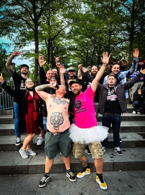Hamburg: Pubcrawl & Nightlife Tour at St.Pauli - What the entertainment is really like
