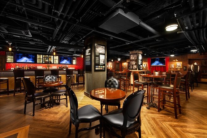 Hidden Speakeasy Tour in Las Vegas - The private car between locations