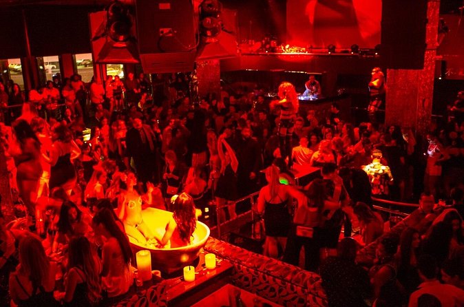 Hip Hop Party Bus Club Crawl - What the $35 Las Vegas club crawl really offers