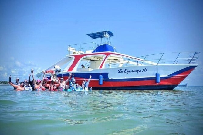 Hip Hop solo para adultos PartyBoat con Bebidas ilimitadas y Bar - The $65 price: good value for the right kind of guest