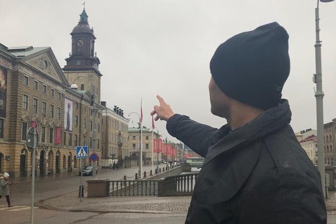 Historical Walking Tour in Restaurant and Bars in Central City - A fashionable street for food, drinks, and people-watching