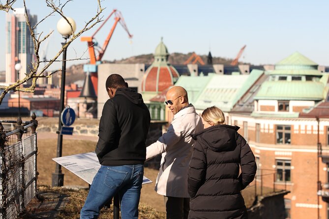 Historical Walking Tour in Restaurant and Bars in Central City - Gustav Adolf’s Square and the former armory
