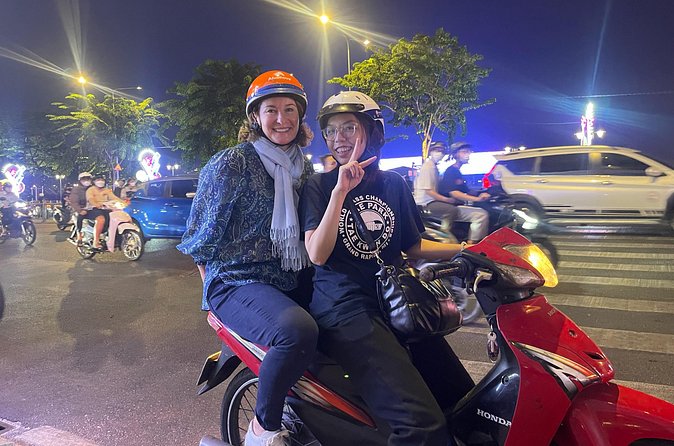 Ho Chi Minh city Sightseeing or Midnight nightlife by motorbike - What the guides add to the ride