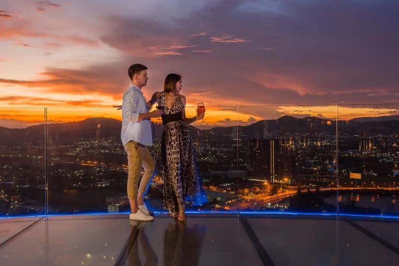 Hua Hin: Vana Nava Sky Bar Rooftop at Holiday Inn - The Gulf View Is the Main Event