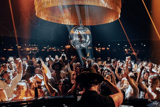 Ibiza: 4 x Nightclub & Pool Party Pass - Es Paradis offers Ibiza glamour in San Antonio