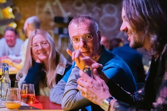 Immersive Magic Experience with Craft Cocktails in London - Why the close-up style works
