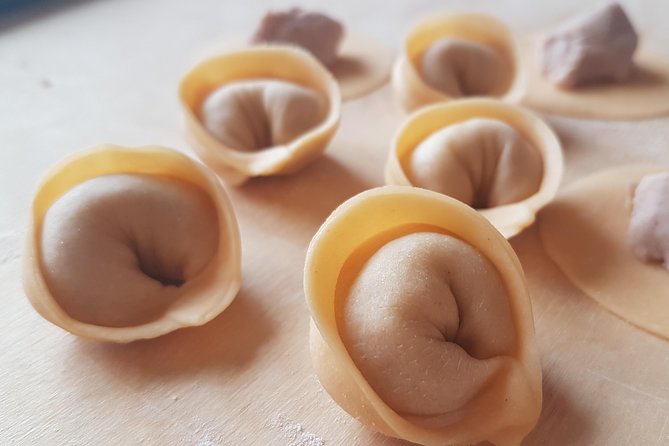Italian Cocktail + Art of Making Pasta Cooking Class In Unique Milan Location - Making fresh pasta by hand