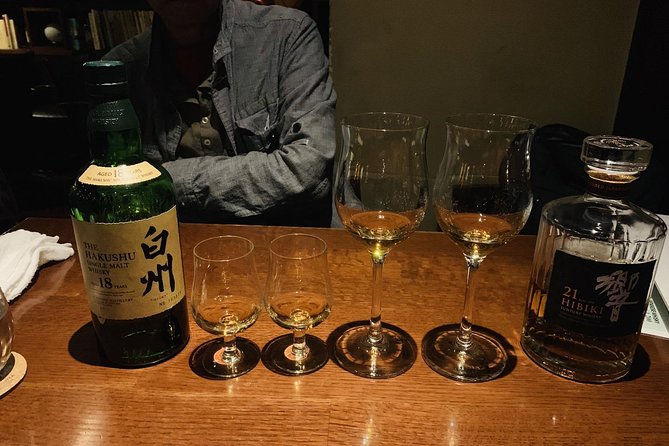 Japanese Whisky Tasting Experience at Local Bar in Tokyo - Four or five glasses in a real Tokyo bar