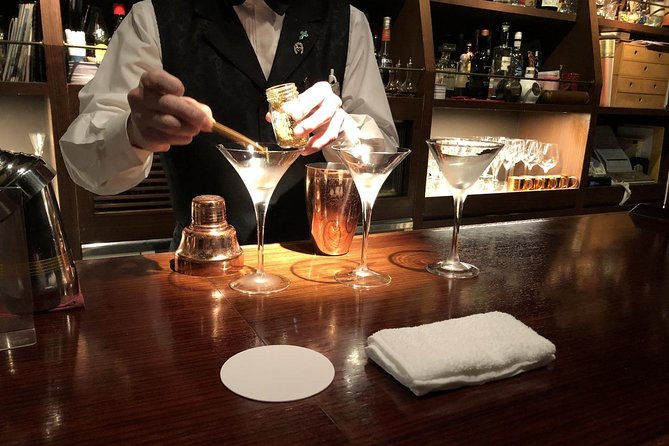 Japanese Whisky Tasting Experience at Local Bar in Tokyo - Ginza meeting point and the Yurakucho connection