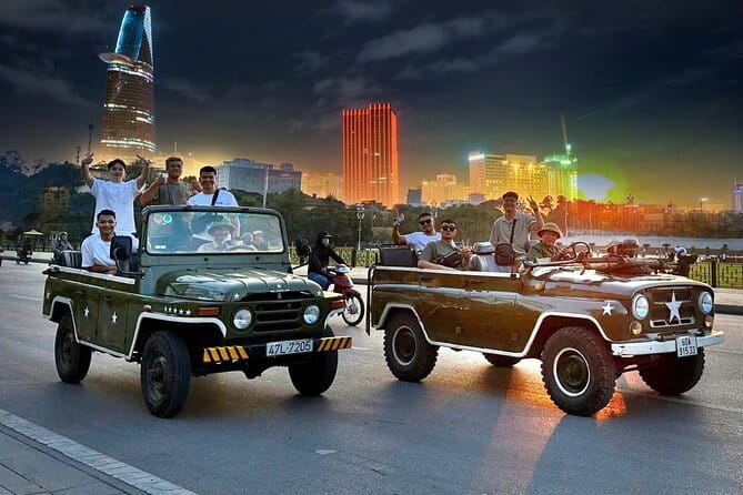 Jeep Tour Saigon By Night : FRESH SEAFOOD, STREET FOOD & SKY BAR - Key points at a glance