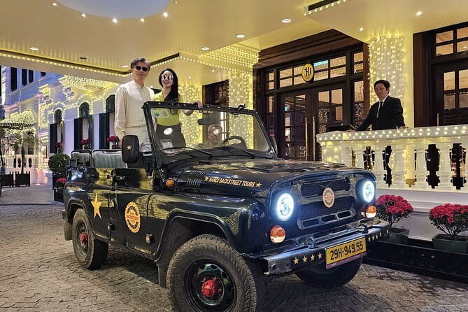 Jeep Tour Saigon By Night : FRESH SEAFOOD, STREET FOOD & SKY BAR - Nguyen Hue Street starts the evening