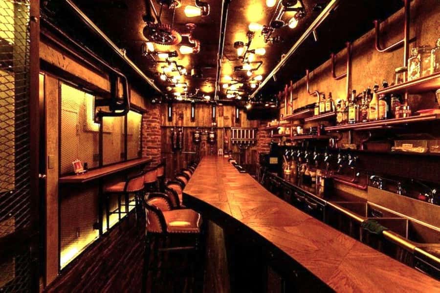 Kabukicho bar hopping & grab a bite tour - Show Club nest adds a live entertainment stop