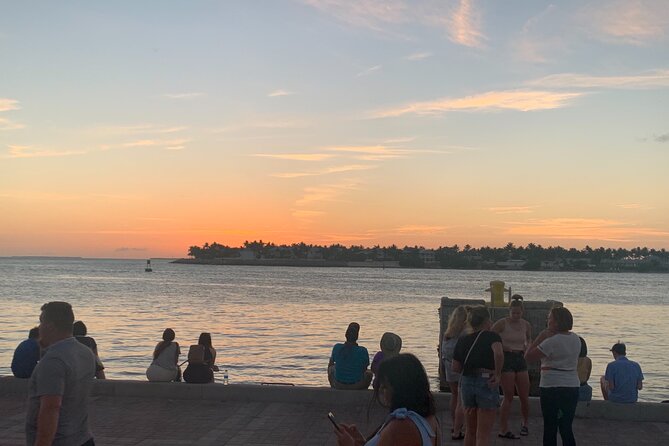 Key West Waterfront Cocktail Walk to Mallory Square’s Sunset Celebration! - Why this Key West walk works well