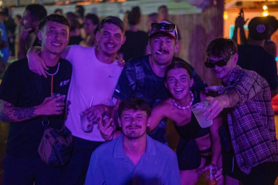 Krabi Pub Crawl - Join Nomads For The Best Night in Ao Nang! - Live music and performances at the next bar