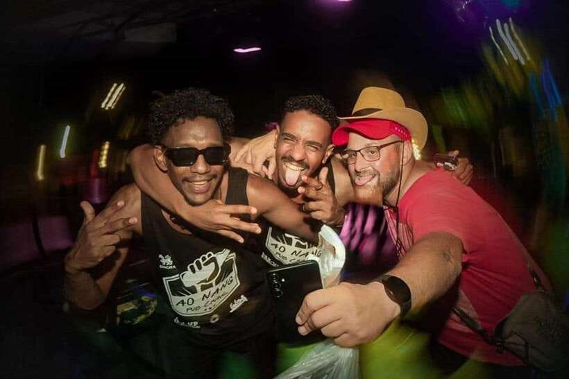 Krabi Pub Crawl - The Best Nightlife Tour in Ao Nang! - What happens at the three bars