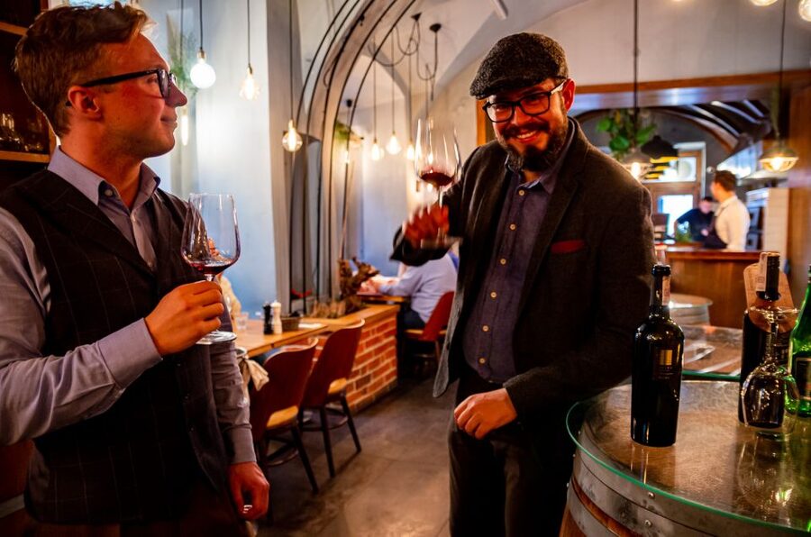 Krakow: Guided Wine Bar Tour with Tastings and Snacks - Key points to know before you book