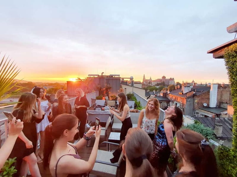 Krakow: Hidden Rooftop Bar Reservation with 1 Cocktail - A Bar With 1930s Style and a Touch of Disco