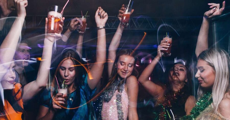Las Vegas: Bachelorette Party Bus Club Crawl - Meeting on the Strip and Starting the Night
