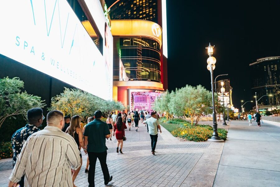 Las Vegas: Club Crawl and Party Bus with Free Drinks - FAQ