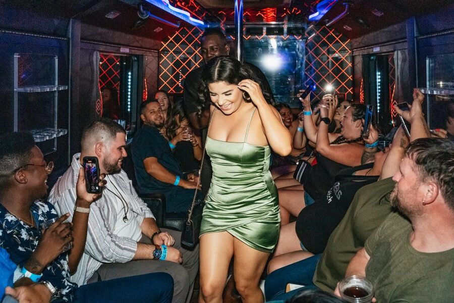 Las Vegas: Club Crawl and Party Bus with Free Drinks - The party bus ride on the Strip