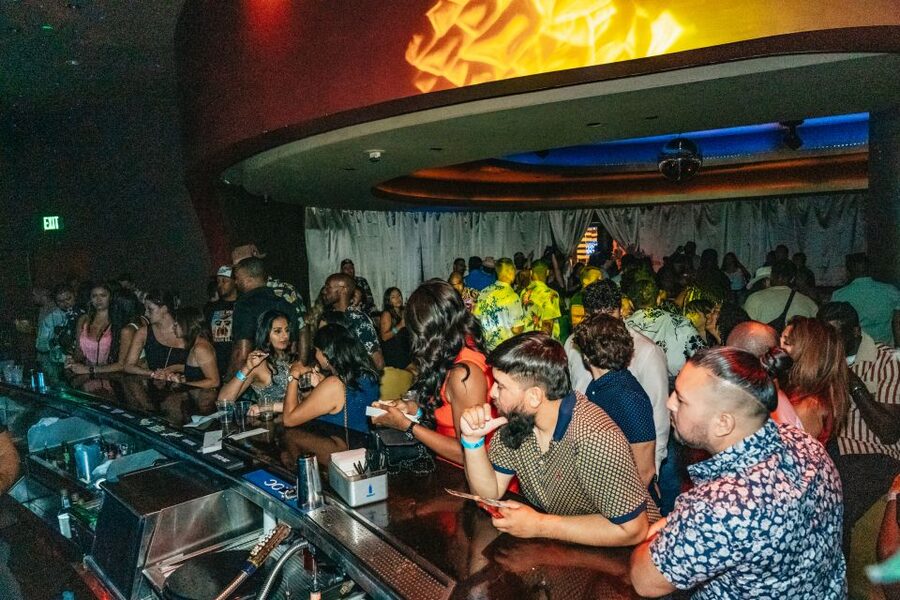 Las Vegas: Club Crawl and Party Bus with Free Drinks - Dress code, ID, and what to leave behind