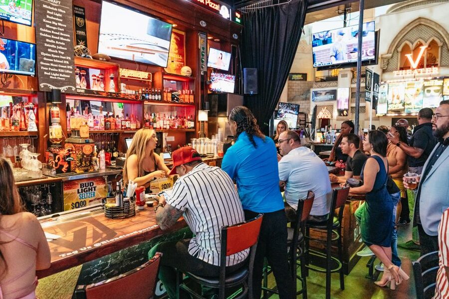 Las Vegas: Club Crawl and Party Bus with Free Drinks - Should you book the Las Vegas club crawl?