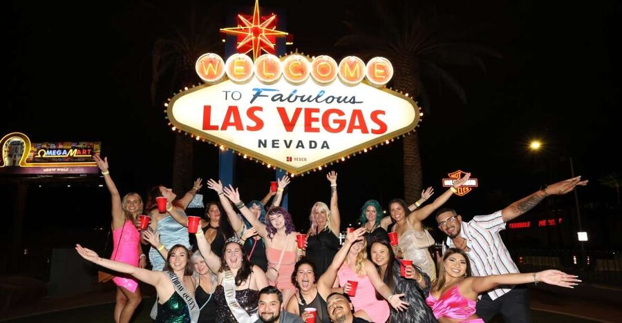 Las Vegas: Club Crawl by Party Bus w/ Free Drinks - What the $65 Las Vegas club crawl actually includes