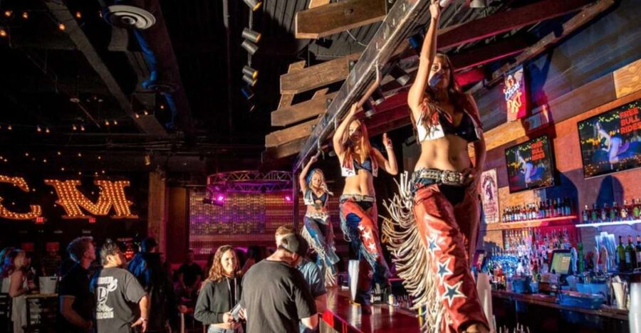 Las Vegas: Country Bar Crawl by Party Bus w/ Mixed Drinks - Key details for a boot-scootin’ night