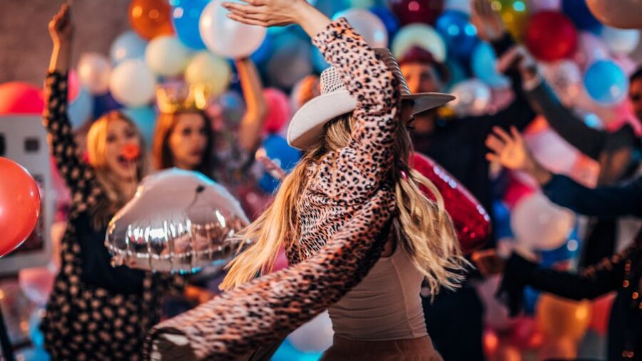 Las Vegas: Country Bar Crawl by Party Bus w/ Mixed Drinks - Is $59 a fair price for the night?