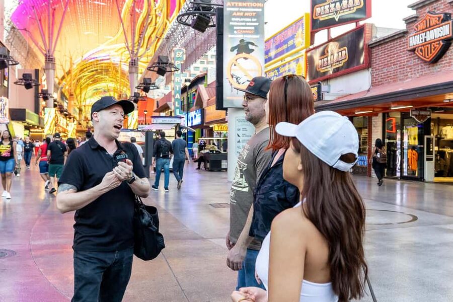 Las Vegas: Fremont Cocktail Crawl & Guided Walking Tour - The Downtown Grand and a quieter drink stop
