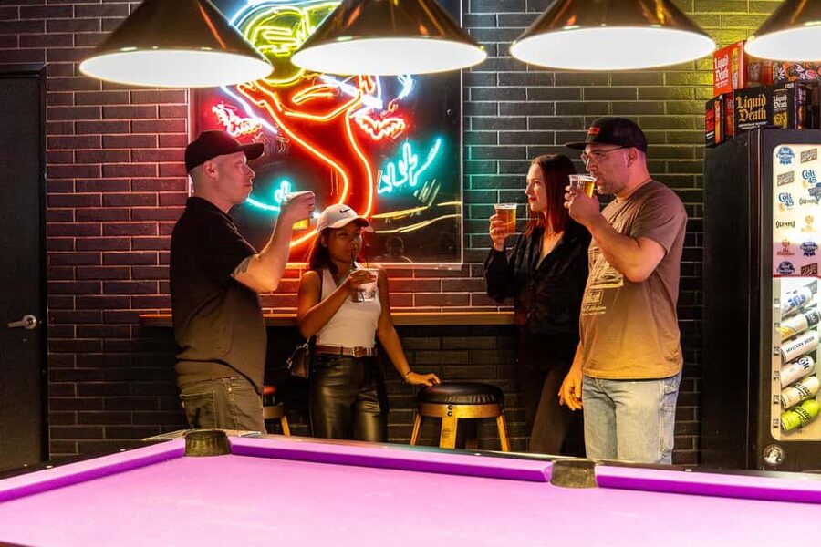 Las Vegas: Fremont Cocktail Crawl & Guided Walking Tour - El Cortez and old-school Sin City