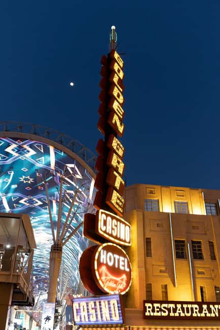 Las Vegas: Fremont Cocktail Crawl & Guided Walking Tour - How long the walking and drinking balance feels