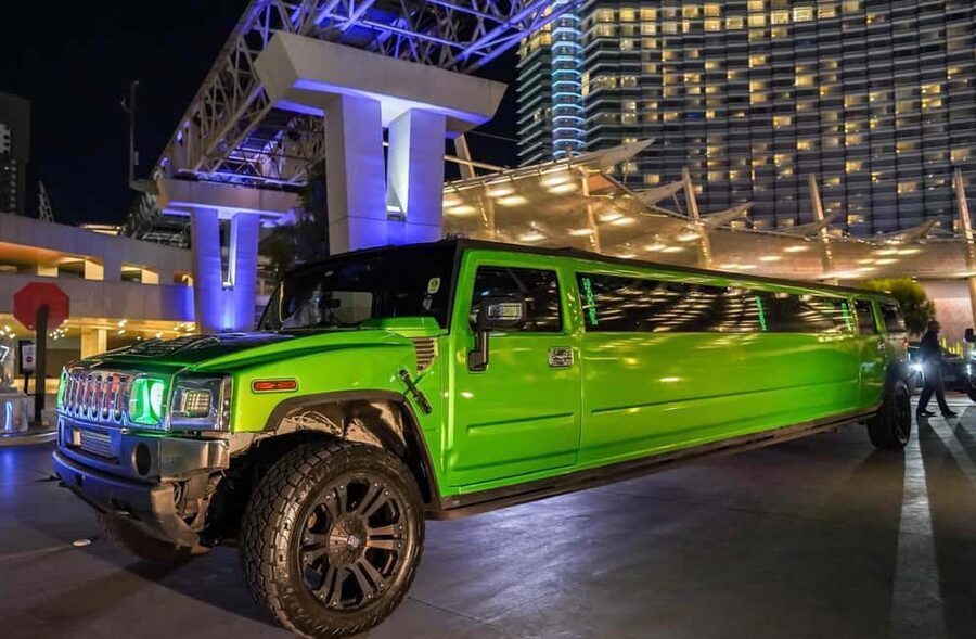 Las Vegas Limo Tour with Champagne and Nightclub Entry - What this Las Vegas night actually includes